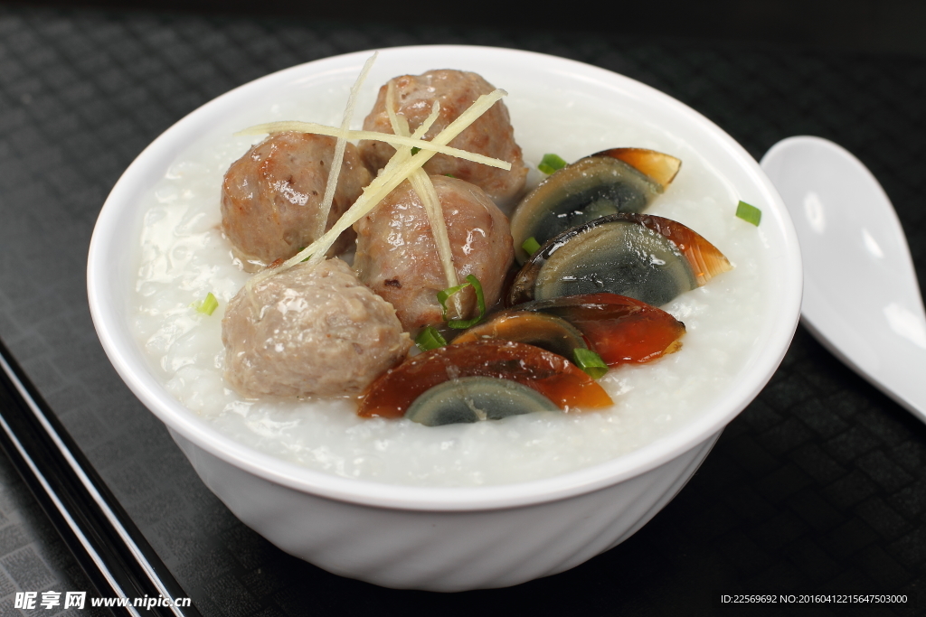 肉丸皮蛋粥