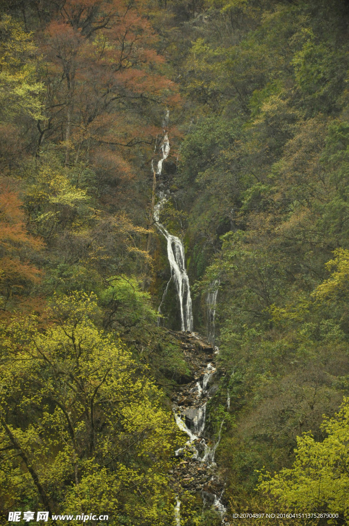 东拉山大峡谷