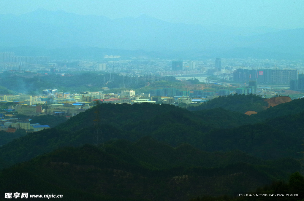 梅州山水 远摄城区