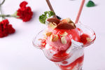 草莓冰淇淋 草莓冰激凌