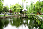 湖边庭院