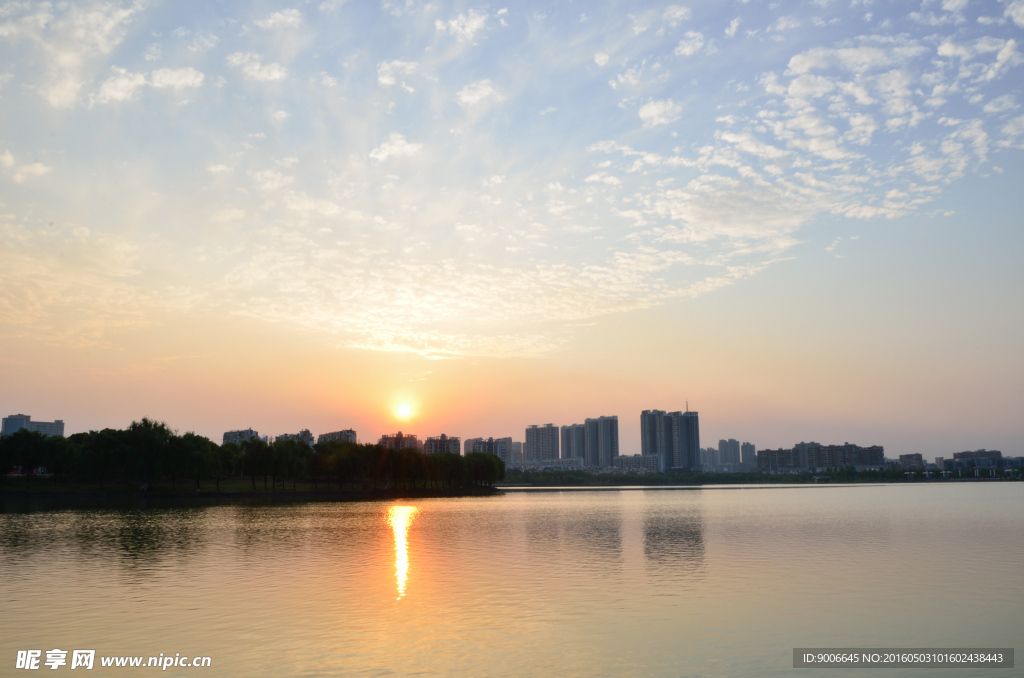 澄湖夕照