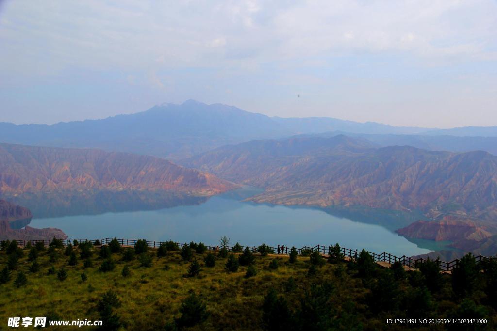 坎布拉山