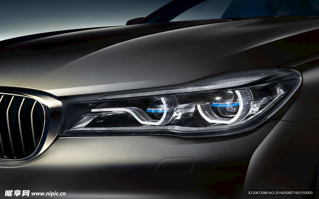 全新BMW7系激光大灯