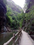 绿水栏杆