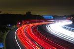 公路夜间车流线