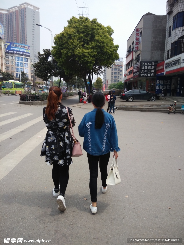 人物背景