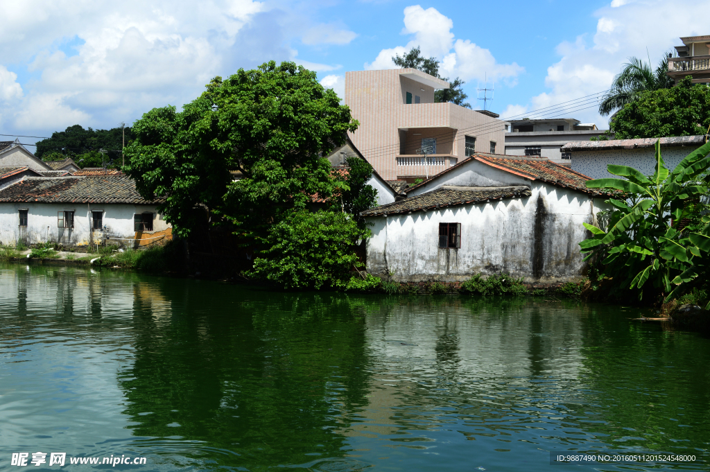 湖畔住宅区