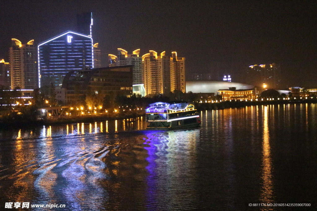 遂宁犀牛堤夜景