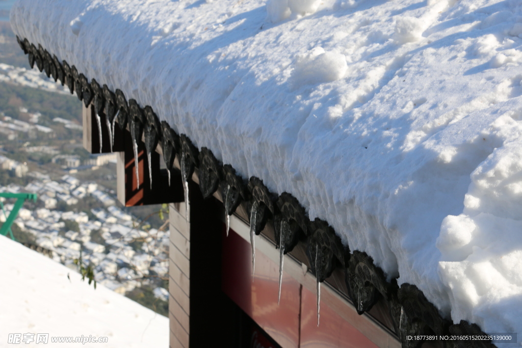 建筑白雪