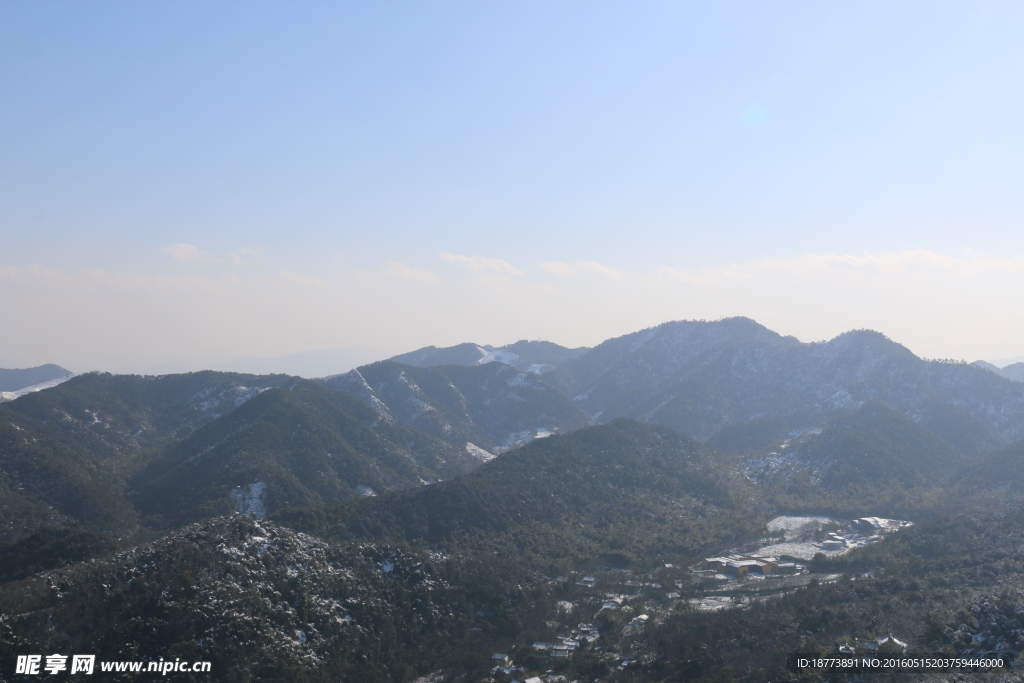 雪山山峰