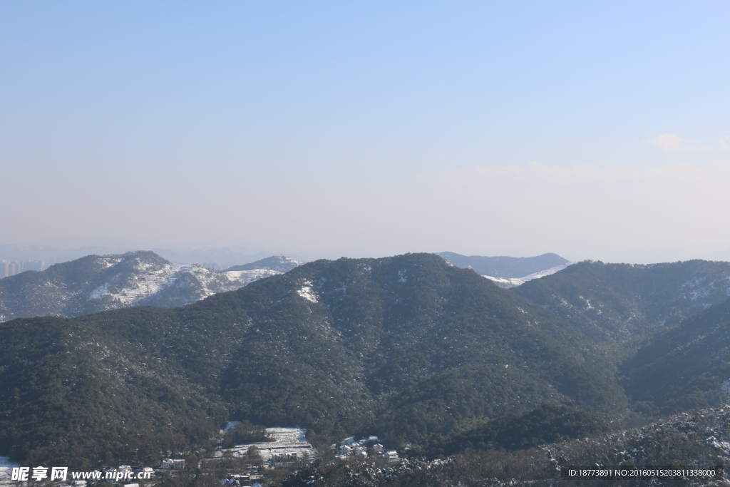 西湖群山山峰