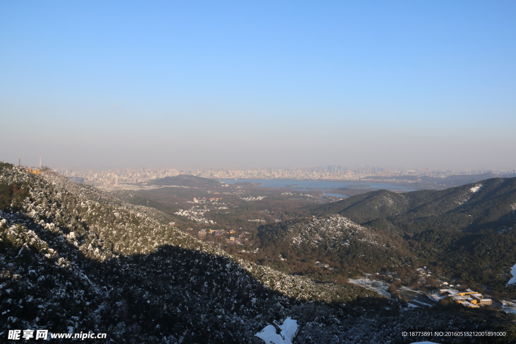 西湖山峰雪景