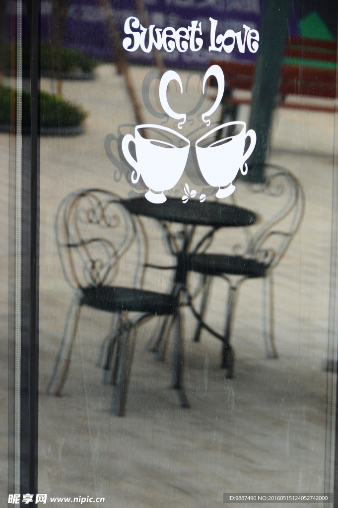 咖啡厅玻璃门