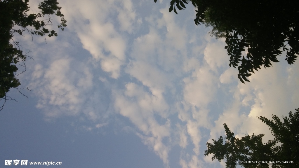 天空