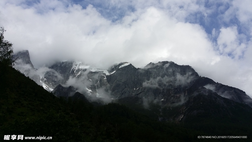 四姑娘山