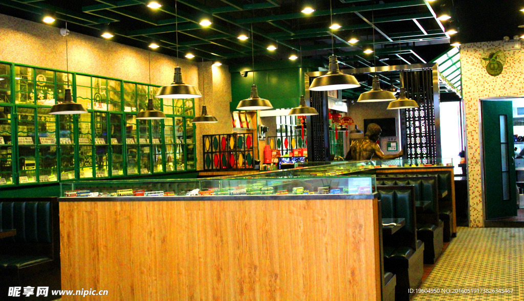 商业广场餐饮小吃店面