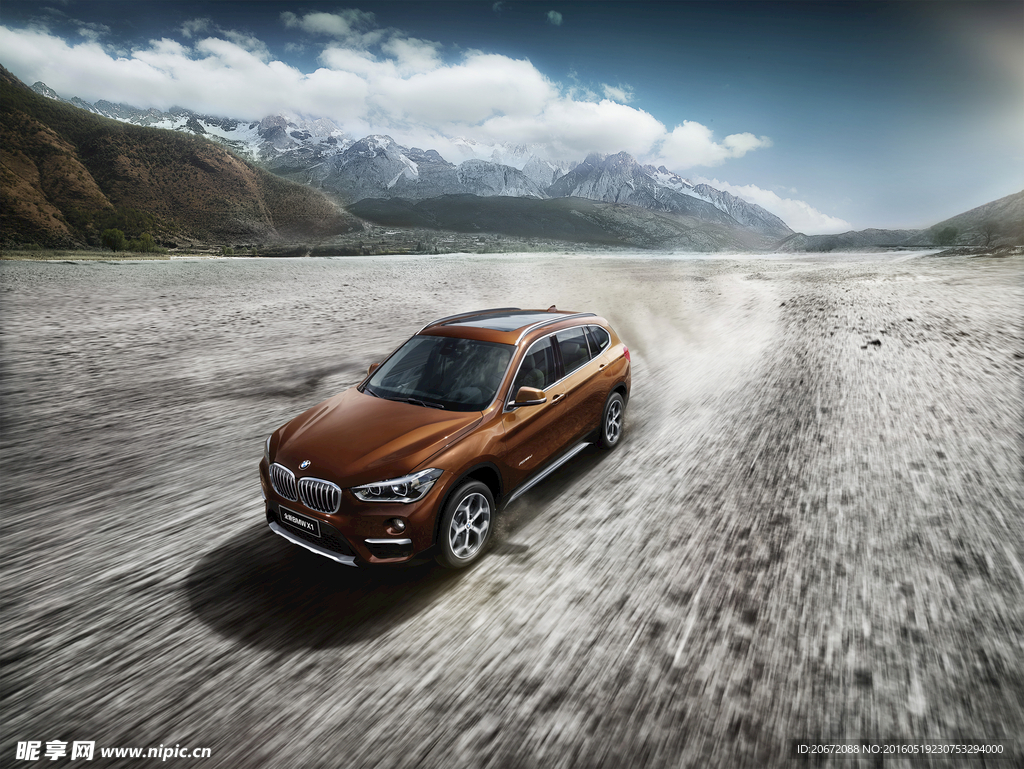 宝马BMW X1背景图