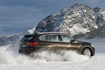 宝马BMW X1背景图
