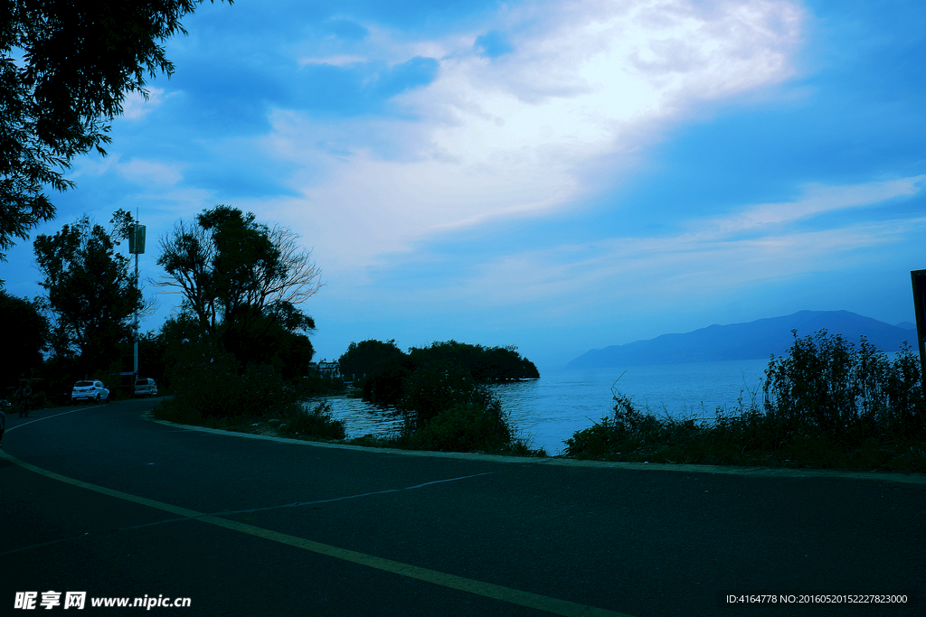 大理洱海环海路