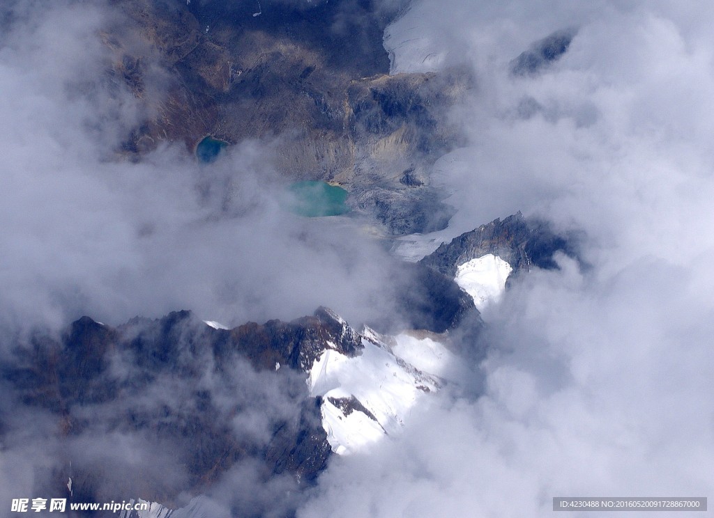 雪山之湖