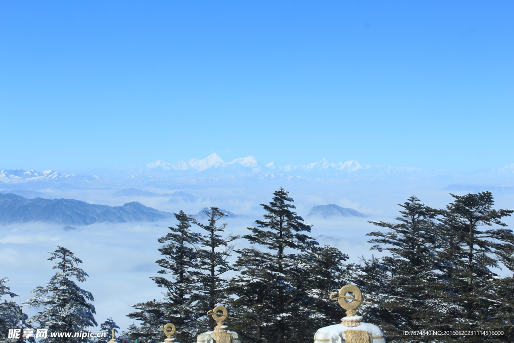 峨眉山雪景