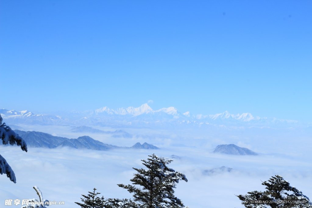 峨眉山雪景