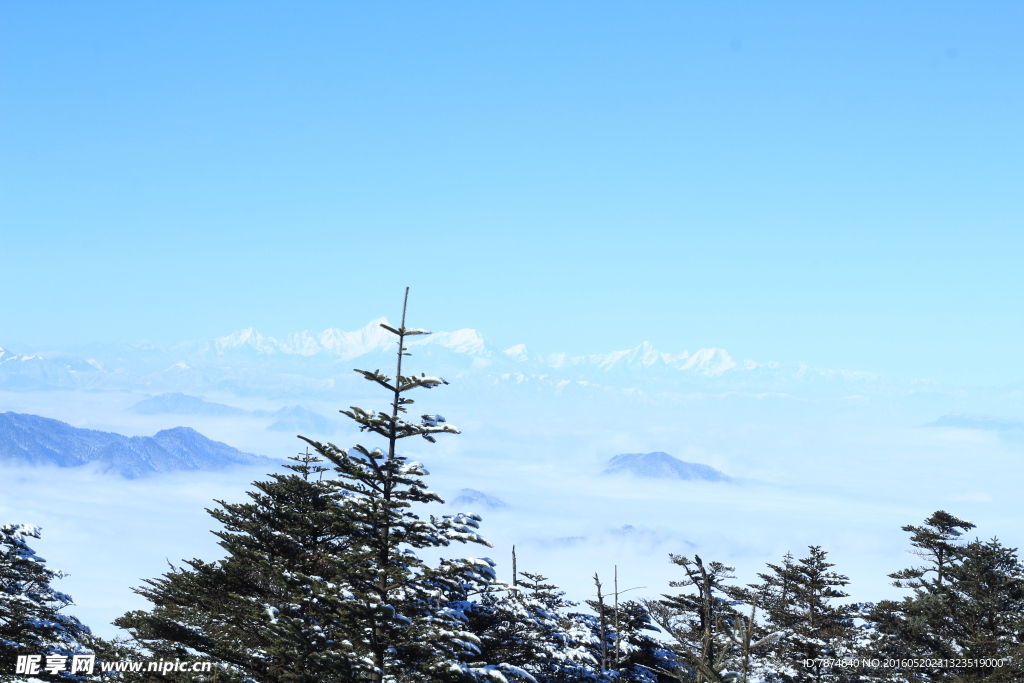 峨眉山雪景