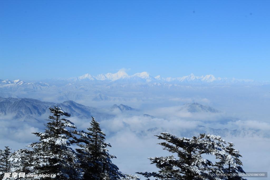 峨眉山雪景