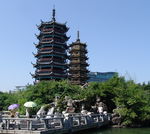 日月双塔