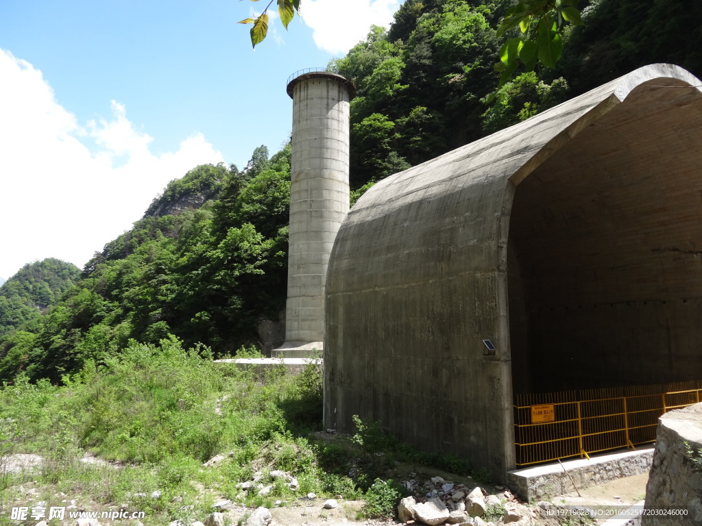 牛背梁2号隧道