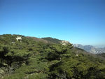 蓝天下的蒙山