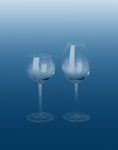透明玻璃高脚杯酒杯矢量图