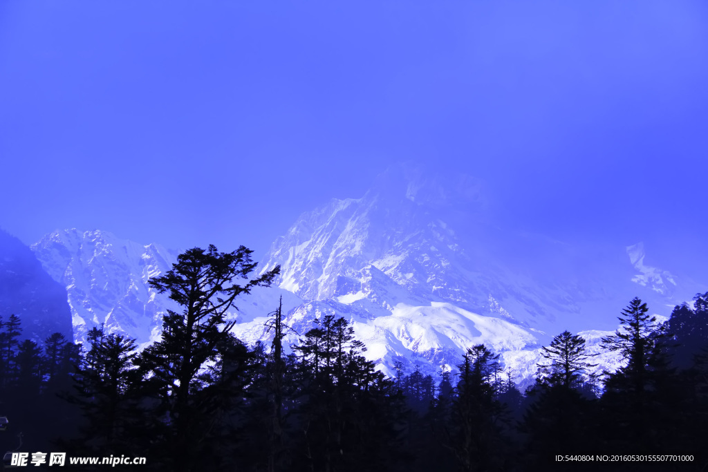 雪山