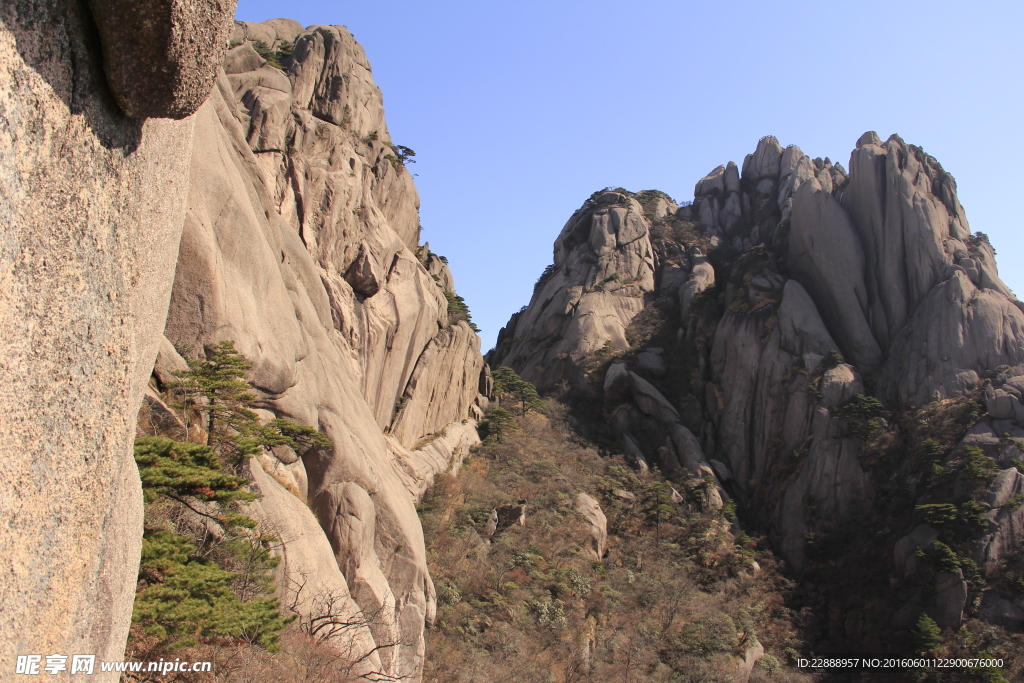 黄山峭壁