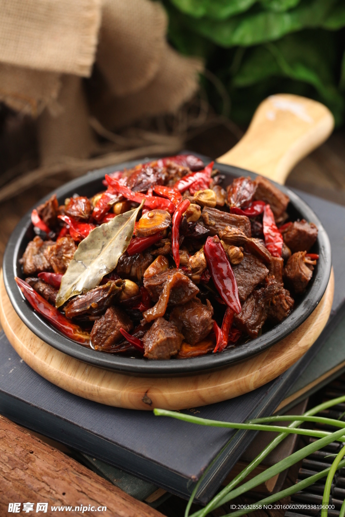 小馆伤心黄牛肉