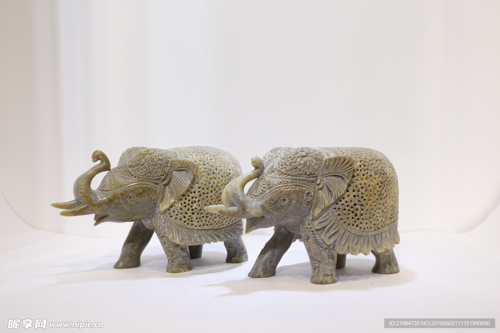 雕刻大象工艺品
