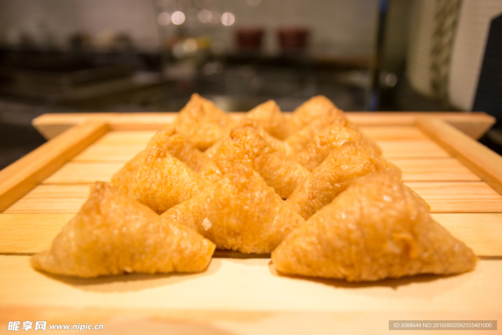 油豆腐包米饭