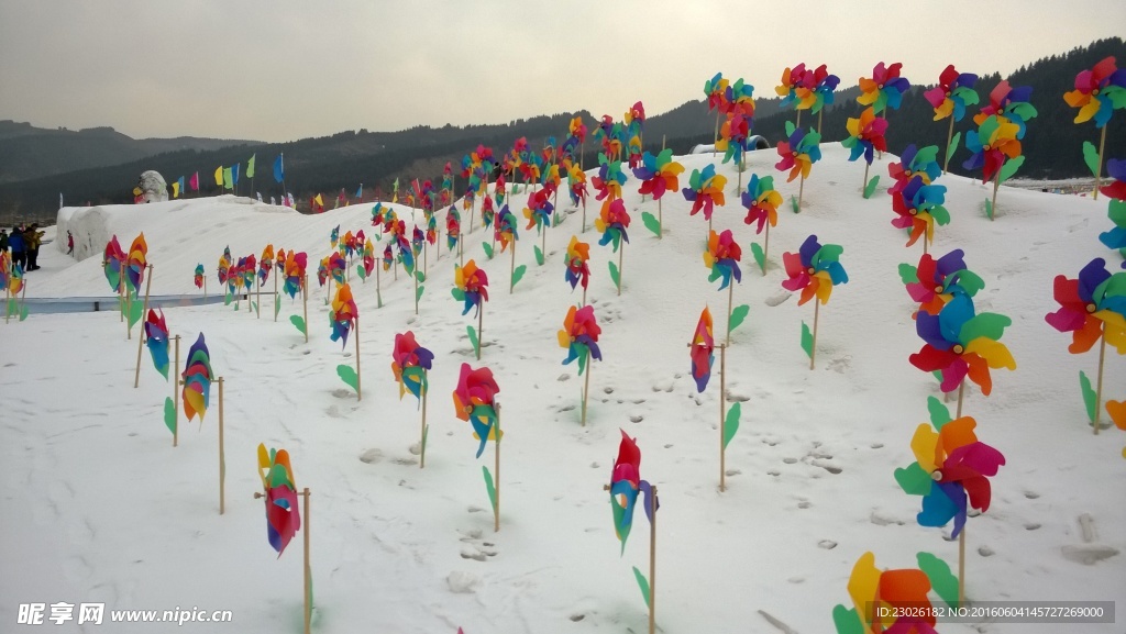 滑雪场风车