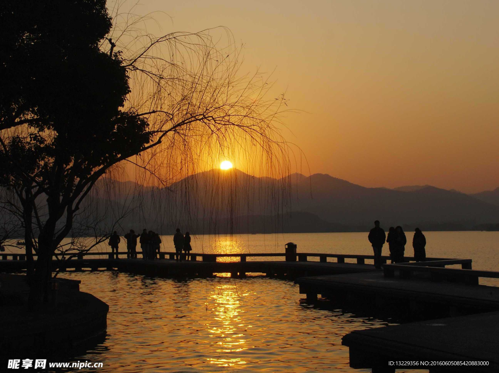 夕阳背景图