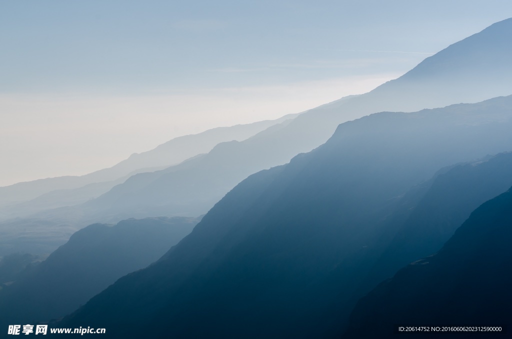 雄伟的大山