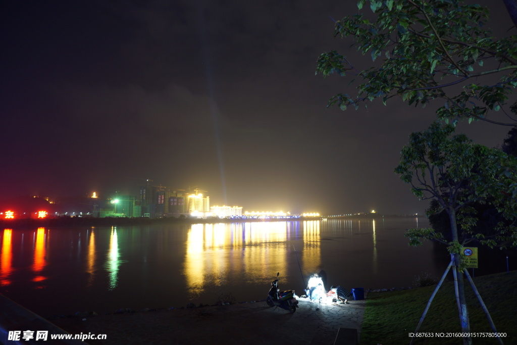 江景别墅区夜景