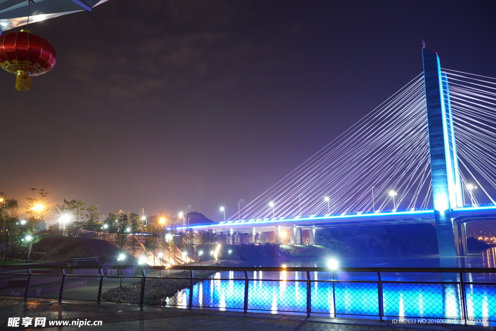 拉锁大桥夜景