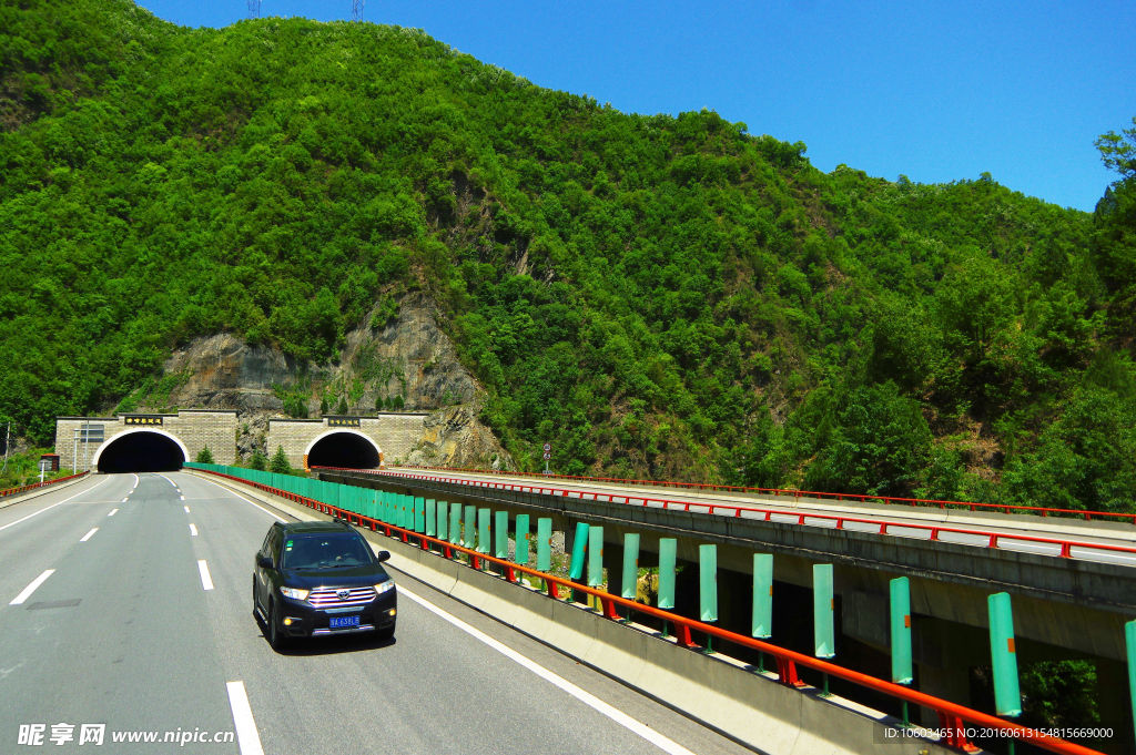 交通路桥 亲嘴梁隧道