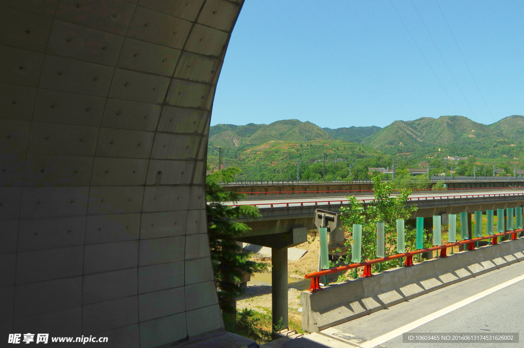 高速路桥 隧道建筑