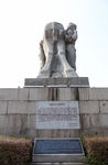 鹿回头雕像