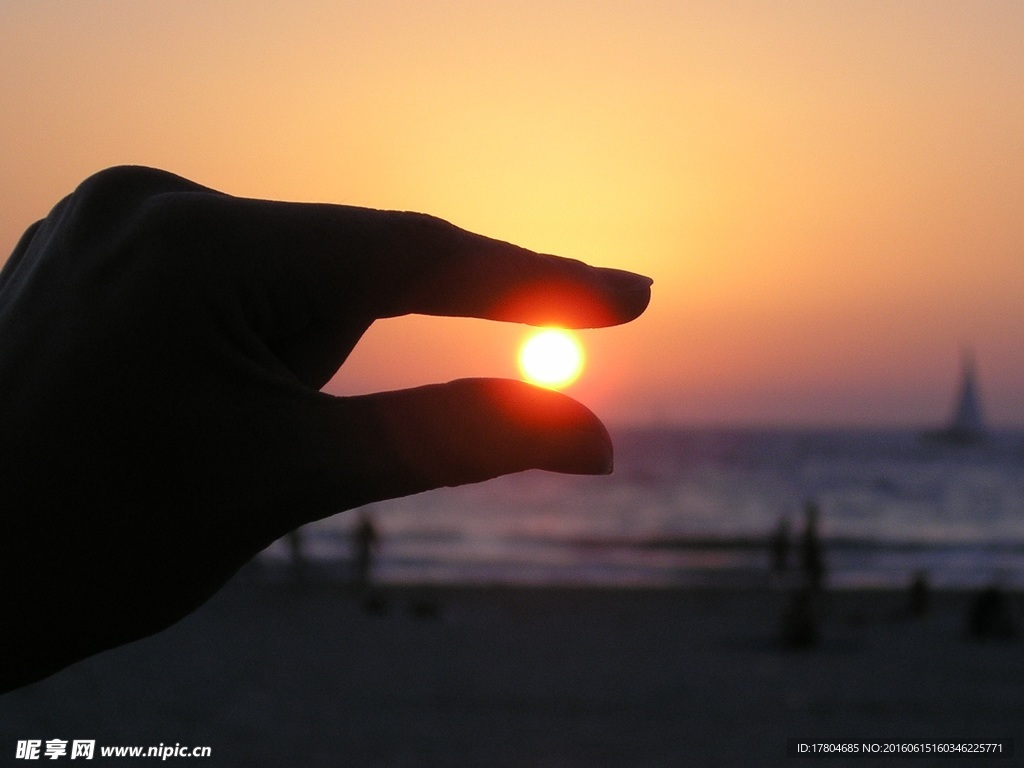 橙色美丽的夕阳