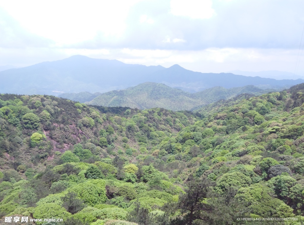 山谷顶峰