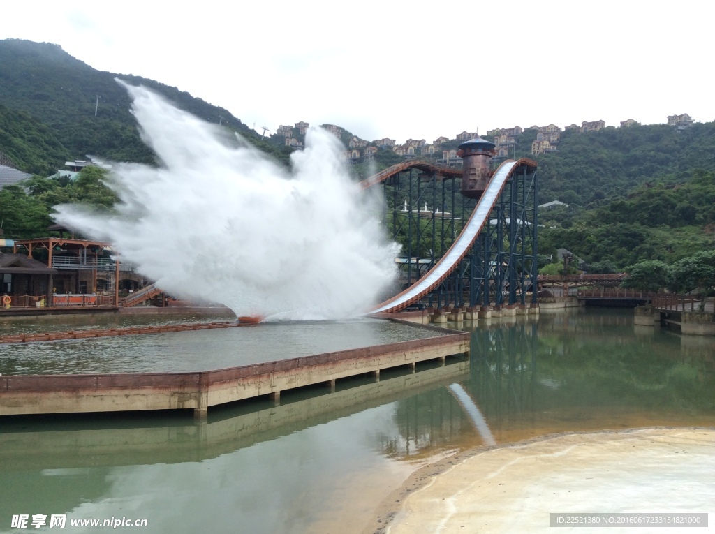 激流勇进游玩项目