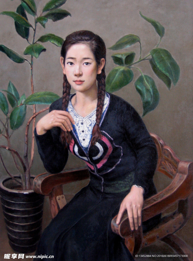 坐在椅子上的少女
